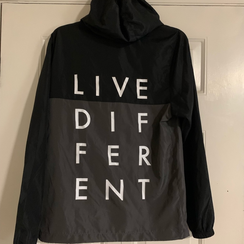 Windbreaker - Picture 2 of 4